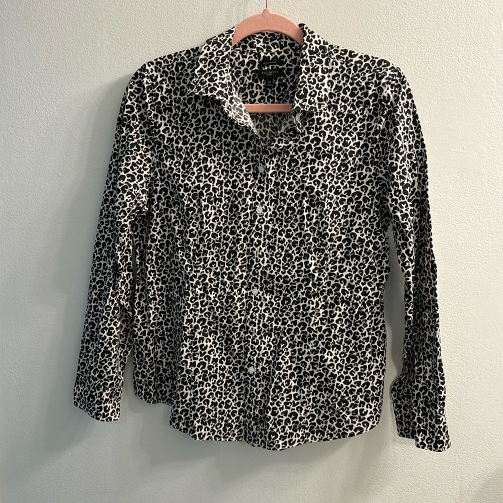 EUC Talbots animal print blouse; size 12P; cotton/spandex blend; black & cream